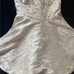 Elegant White Floral Dress